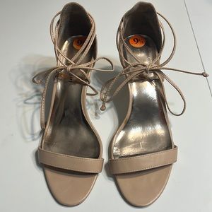 Madden  Girl dress shoes size 9.5 color tan